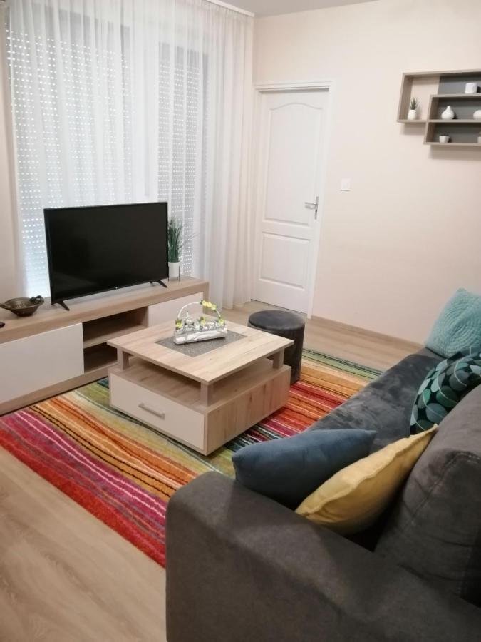 Boglarka Apartman Szeged Ngoại thất bức ảnh